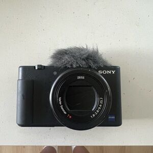 Sony - ZV-1 20.1-Megapixel Digital Camera